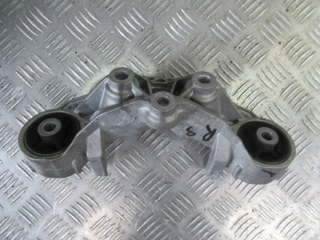 фото №1, Audi r8 420 кронштейн мост кронштейн 420599287