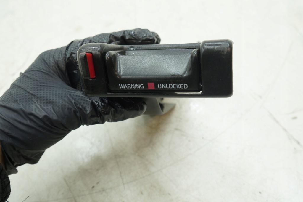 фото №1, Volvo v60 i замок открывания сиденье задняя