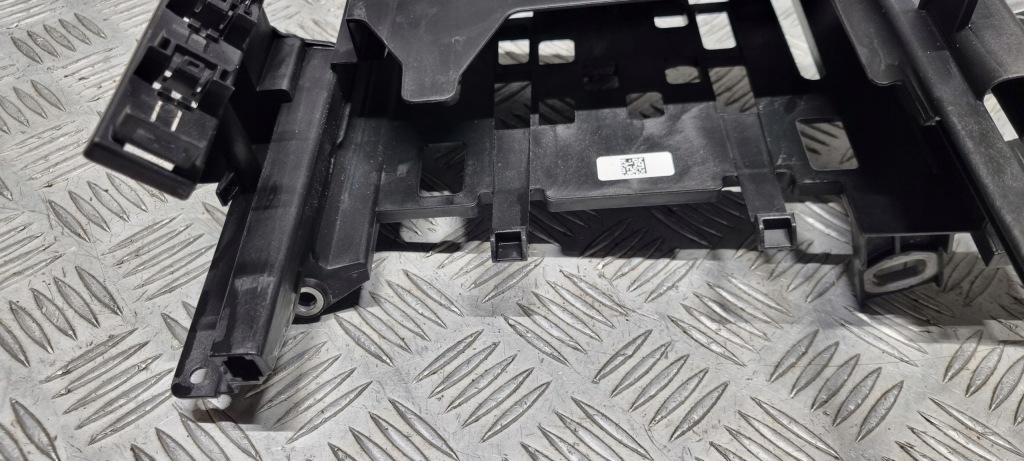 Bmw g11 g12 g30 g31 крепеж блок управления компьютер 8584651 с Разборки