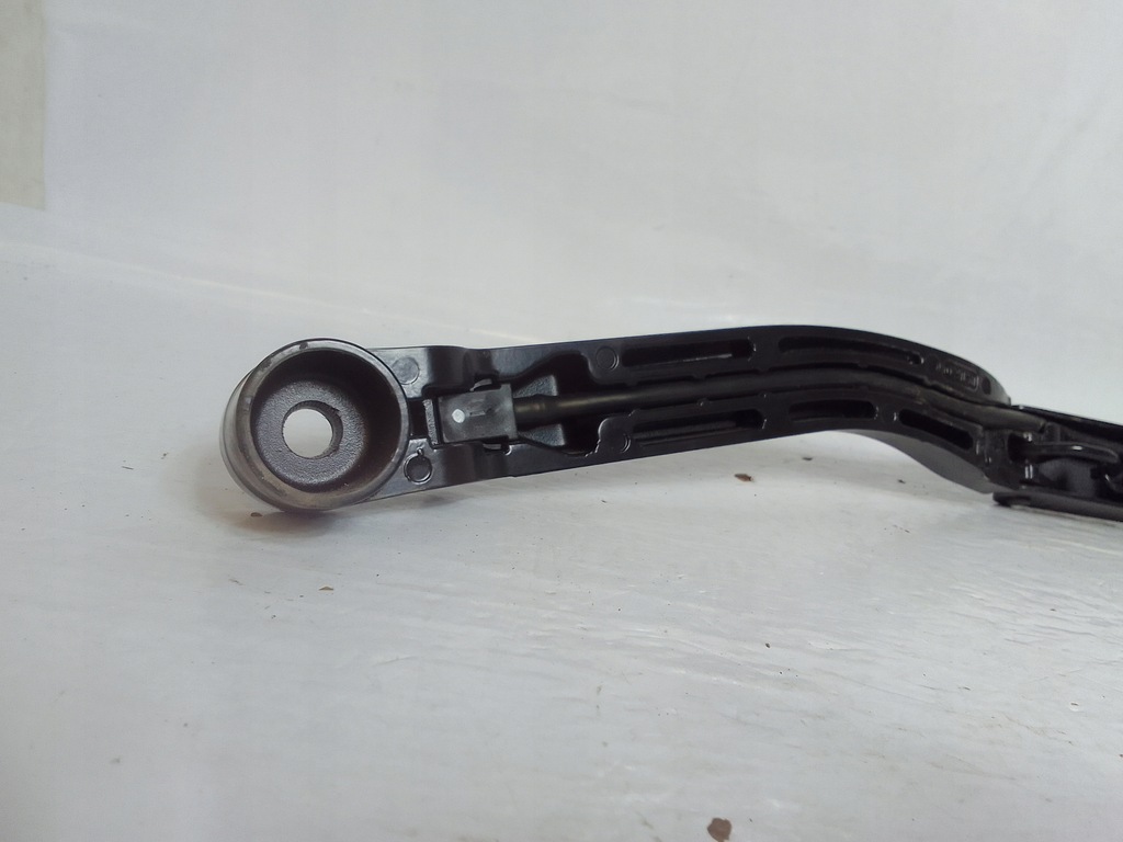 фото №15, Mazda cx50 23- рычаг дворник левая правое usa