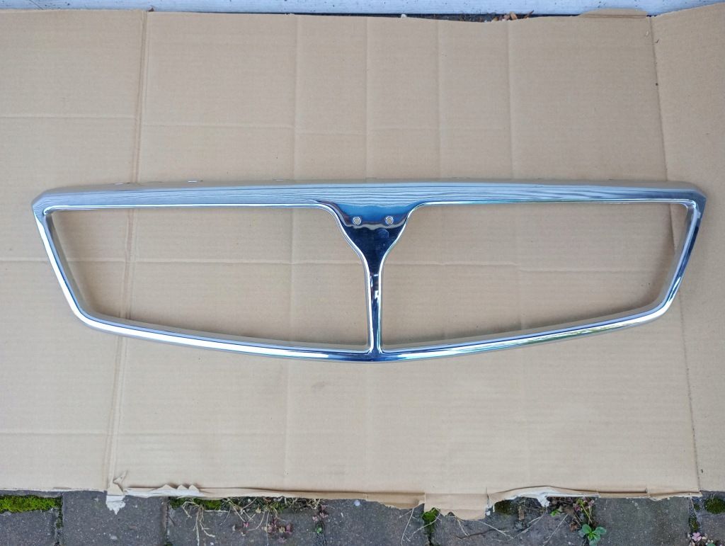 фото №1, Lancia dedra 89 90 00 typ 835 решётка радиатора решётка радиатора рамка van wezel 1763514