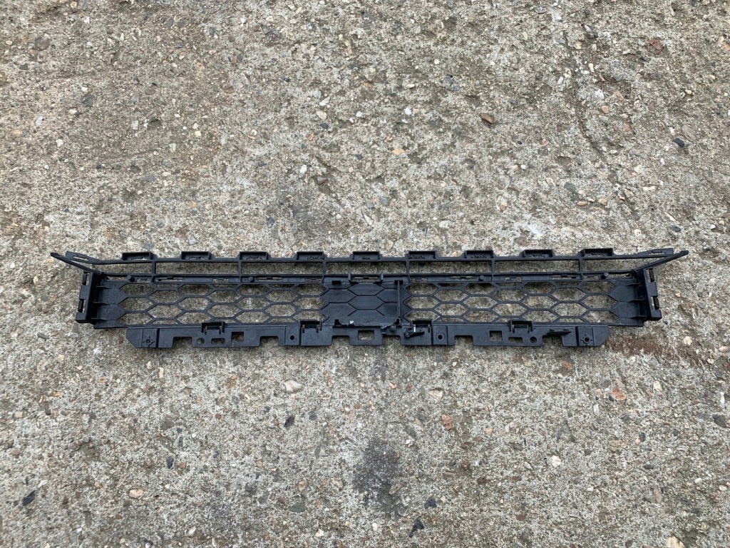 фото №1, Решітка решітка радіатора бампера середня audi q2 s-line