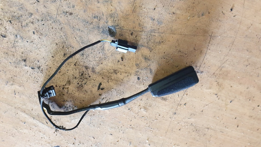 фото №1, Vw passat b6 клипса поперечина правый перед