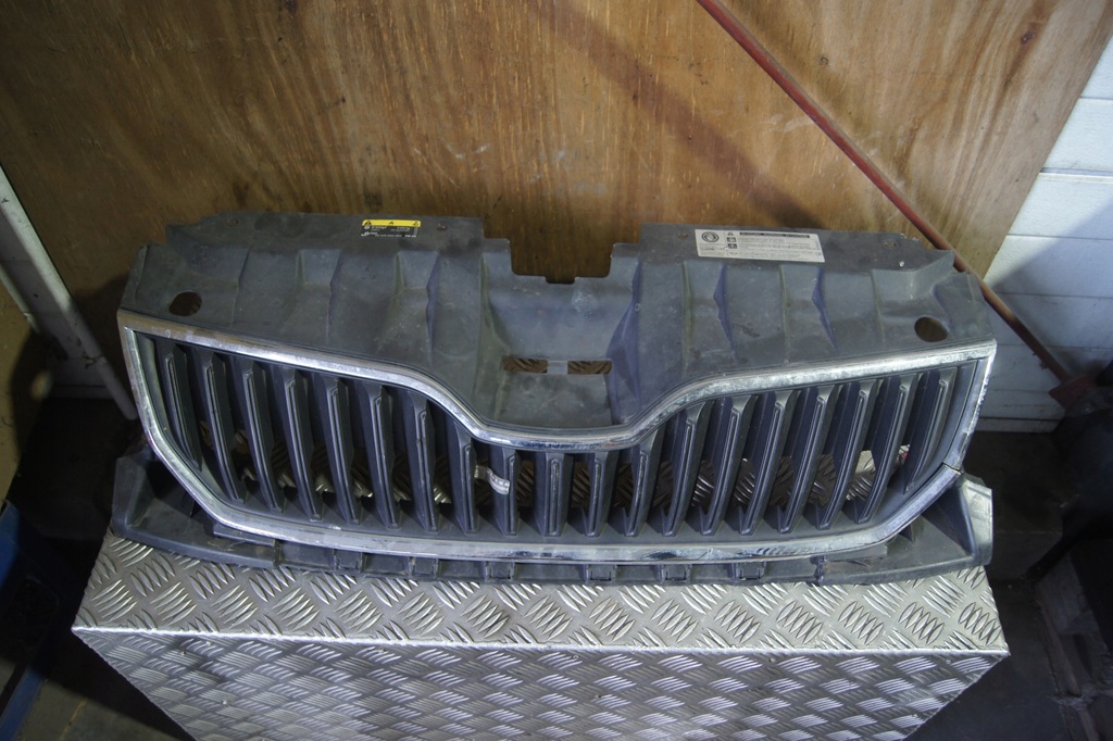 фото №1, Решітка радіатора решітка радіатора skoda fabia iii 6v0853653