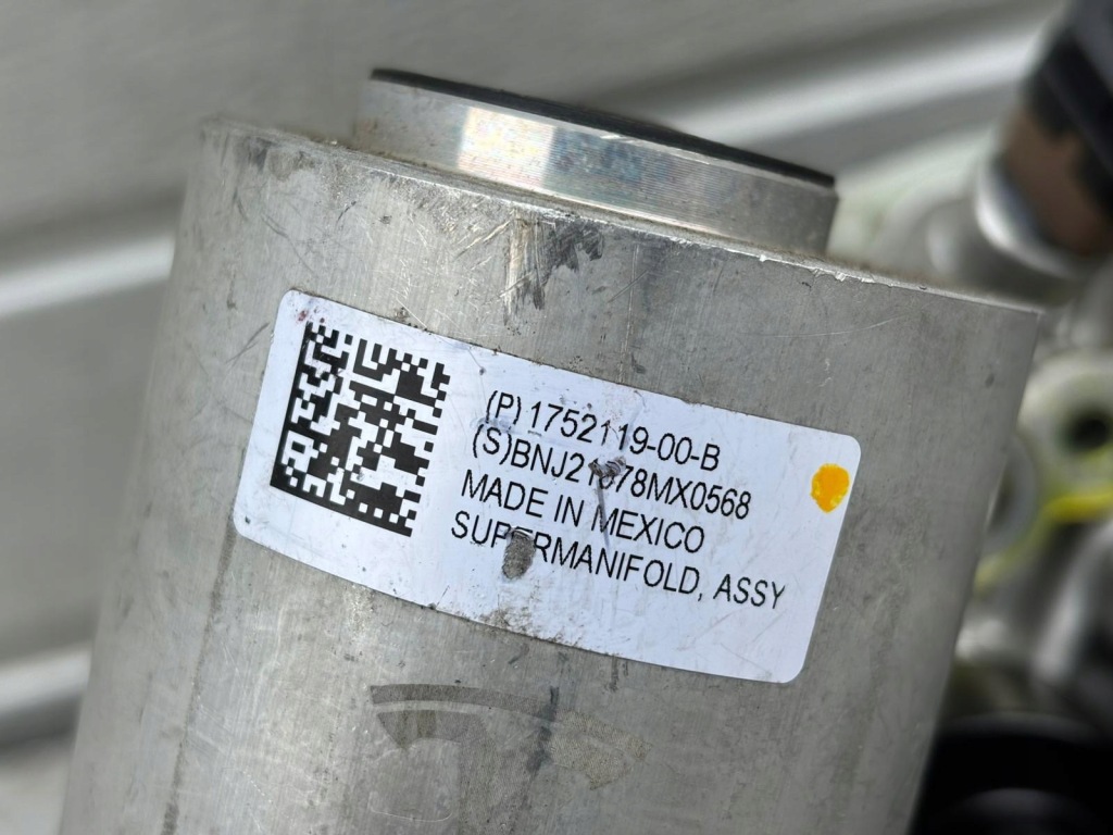 фото №5, Tesla 3 s plaid насос воды тепла 1523003-00-b 1750119-00-a 1752119-00-b