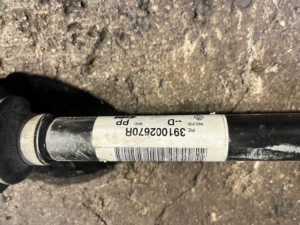 214 renault приводной вал правый  391002670r Оригинал