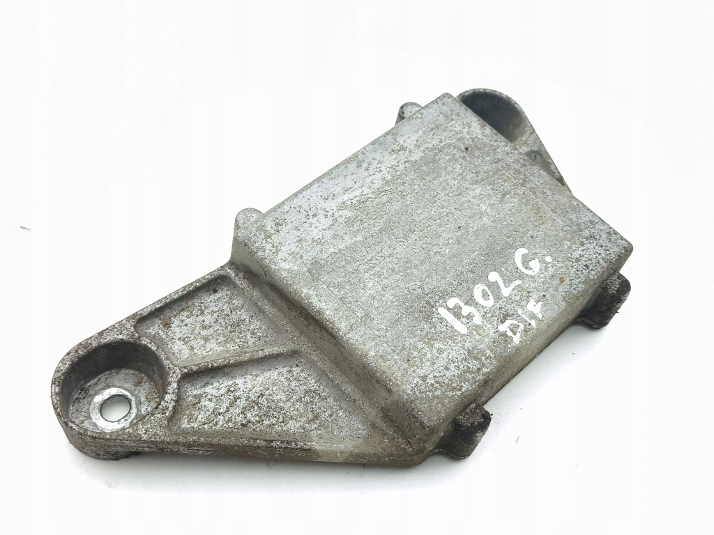 Купить Land rover range rover velar 2021 кронштейн заднего дифференциал