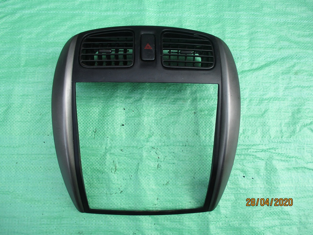 фото №1, Mazda premacy рамка консоли решётки обдув