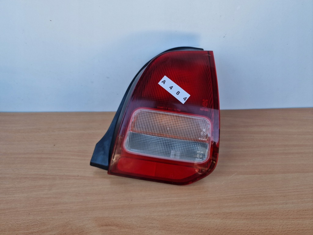 фото №1, Mitsubishi colt 97-03 rok права лампа задня оригінал