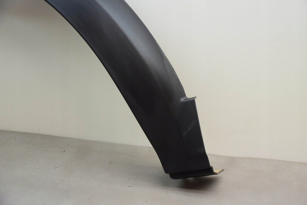 фото №10, Молдинг заднього правого крила land rover discovery v l462 hy32290e22ac