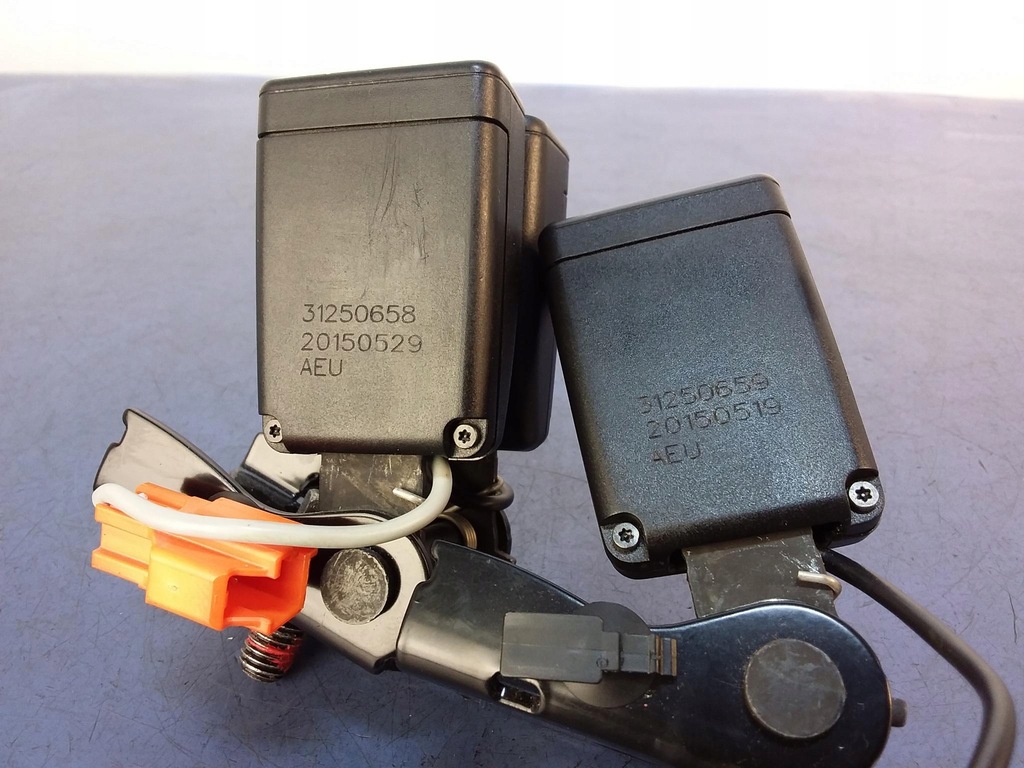 фото №5, Volvo v60 i клипса ремней задняя комплект 31250659