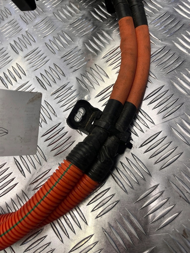 фото №8, Шланг заряджання роз'єм megane v e-tech master iv 2024- 243403255r