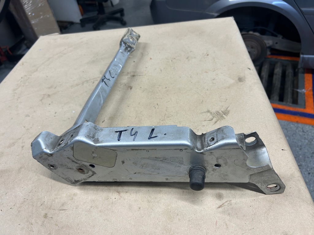 Купити Vw t4 рестайлінг  панель фари правий 7d0422491