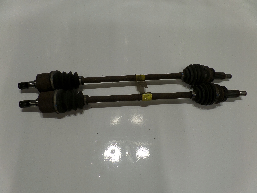 фото №1, Kia sorento ii 2.2 crdi привідний вал задня 49600-2p000