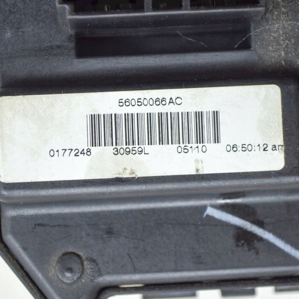 фото №6, Jeep grand cherokee wk 2005 рамка / модуль предохранителей