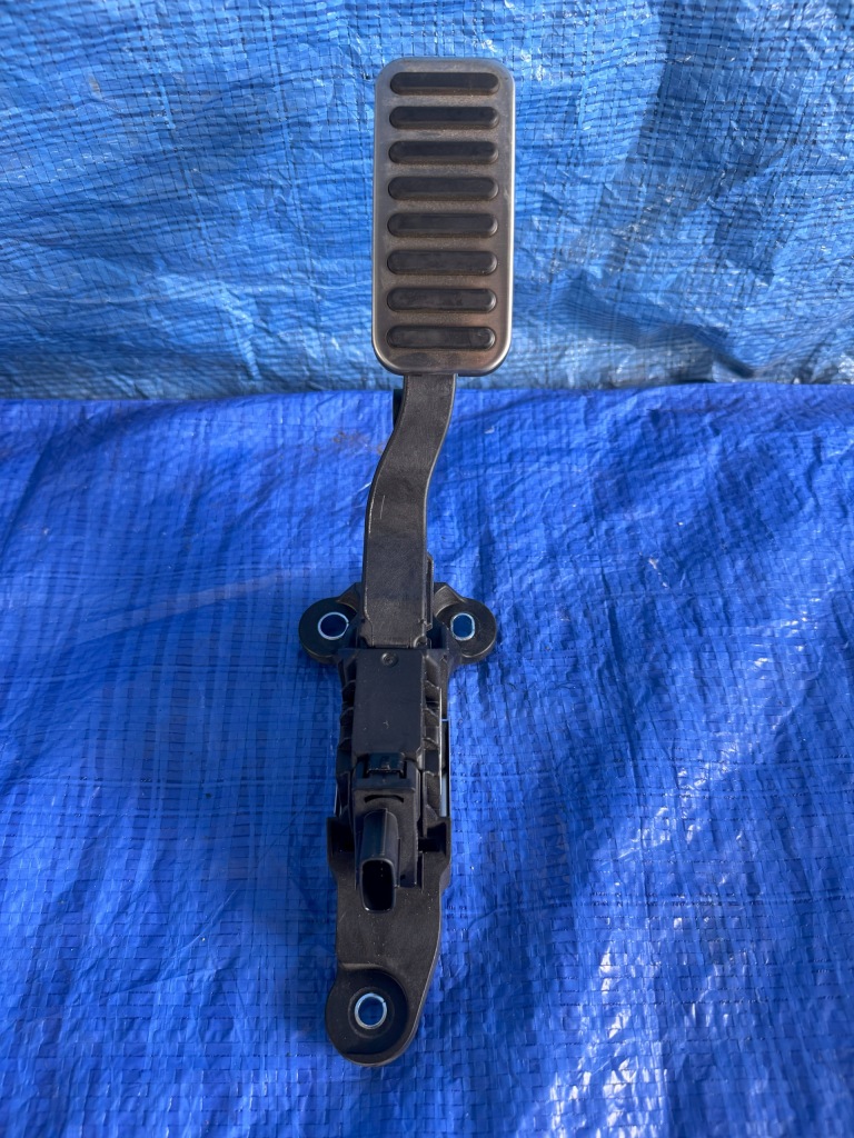 фото №1, Педаль газу kia stonic lift 24r 32700-xxxxx