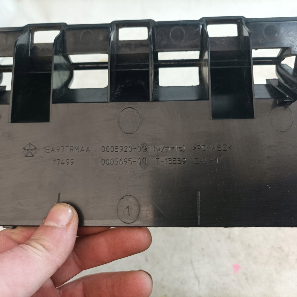 фото №9, Dodge ram 2500 09- кронштейн держатель na кружка usa