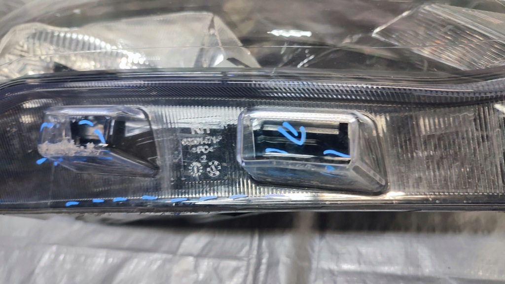 Фара фара правий ford focus mk4 led mx7b Недорого