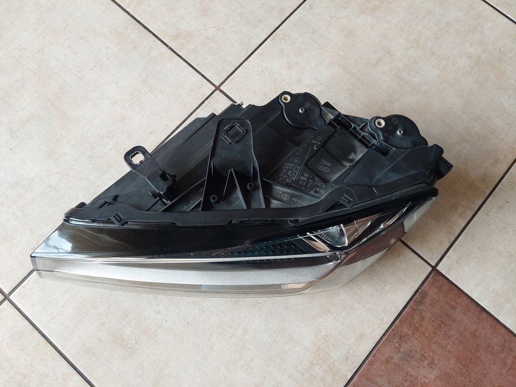 фото №7, Лампа - левый перед - обычная - audi q2 - 81a