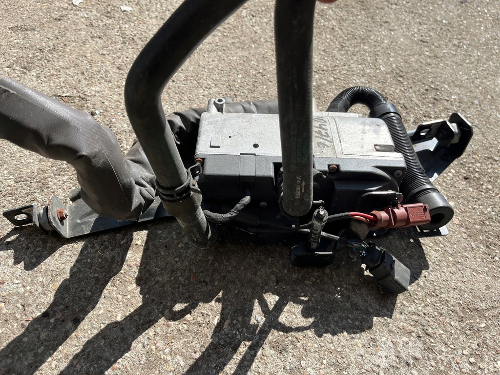 фото №7, Porsche panamera 970 mocowanie/wspornik webasto насос 97057275100