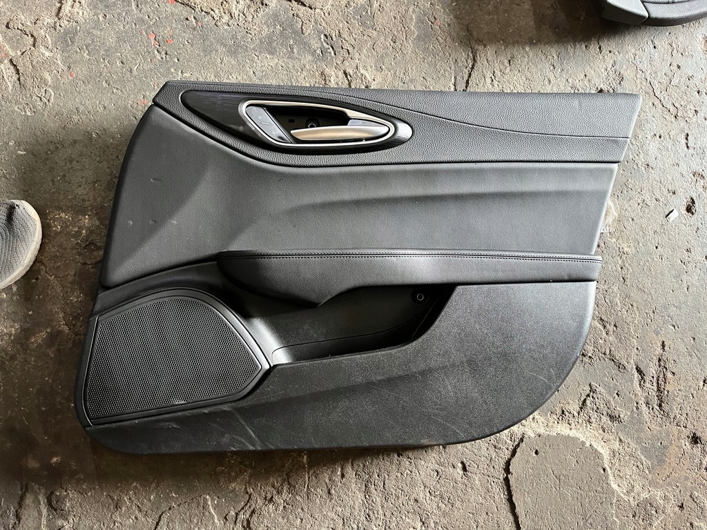 фото №1, 168 giulia обивка обшивка дверь перед правый