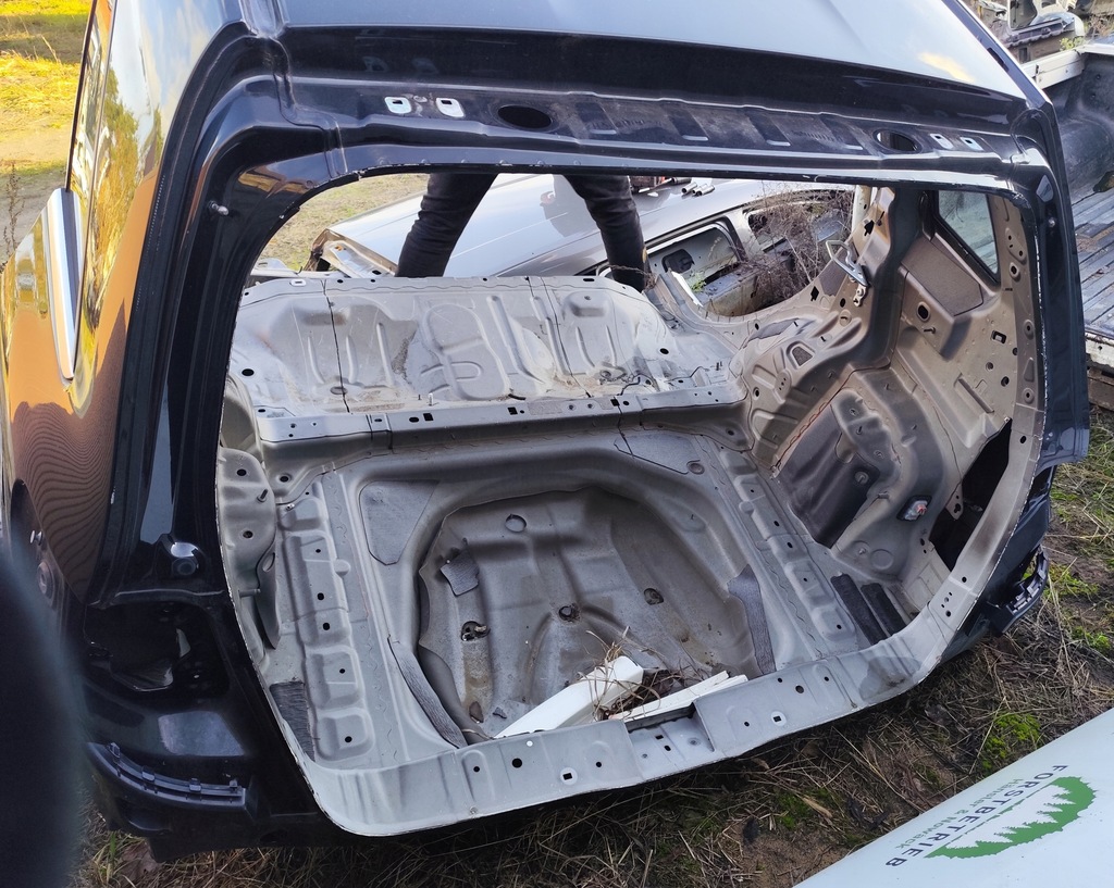 фото №1, Mercedes w246 pas задний задняя поддон