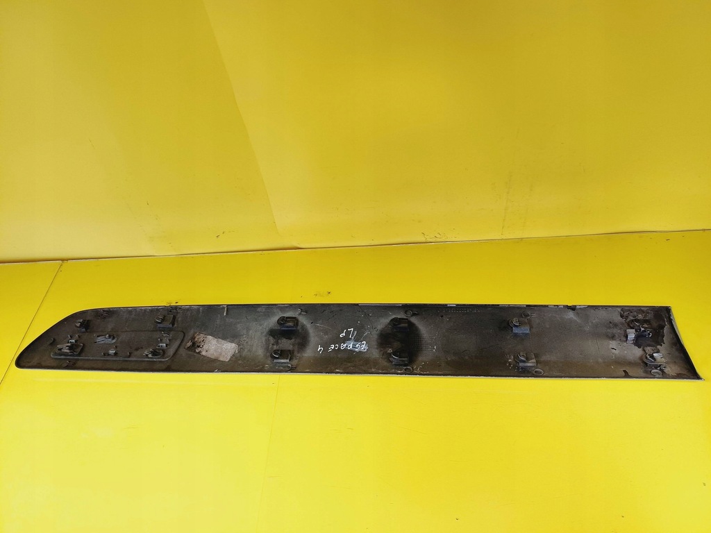 фото №7, Молдинг дверь левый перед renault espace iv 8200095948 nr106