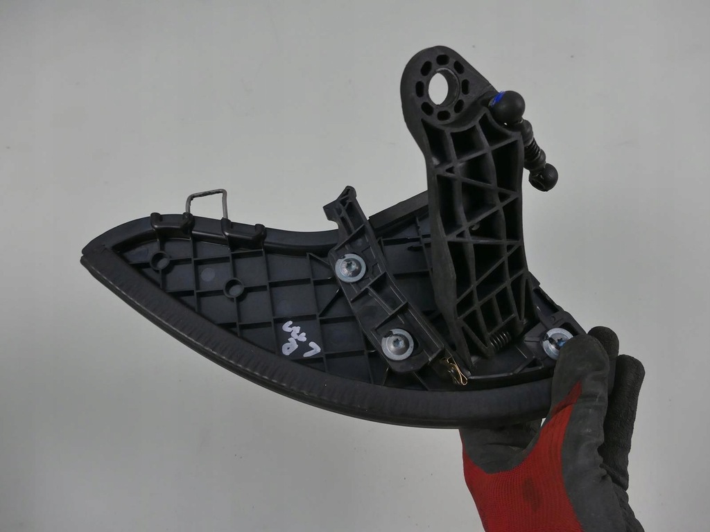 фото №3, Mercedes slk r171 защита петля lewego крыша заглушка левая