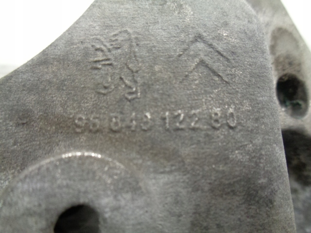 фото №8, Citroen ds3 peugeot 208 1.2 vti кронштейн кронштейн коробки 9684812280