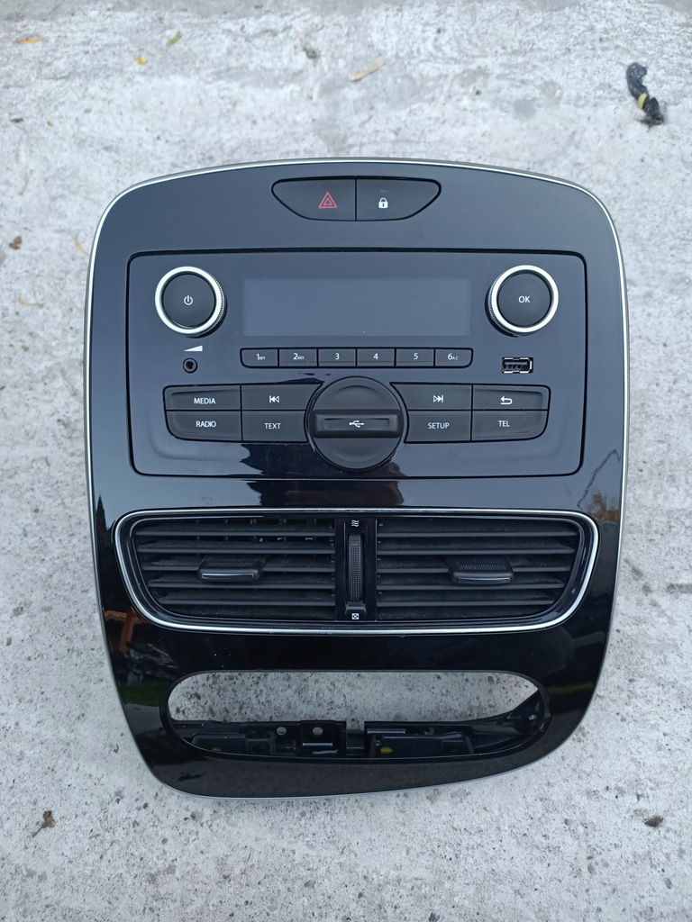 фото №1, Рамка pamel 682605325r с радио 281154076r renault clio iv 2012-2019