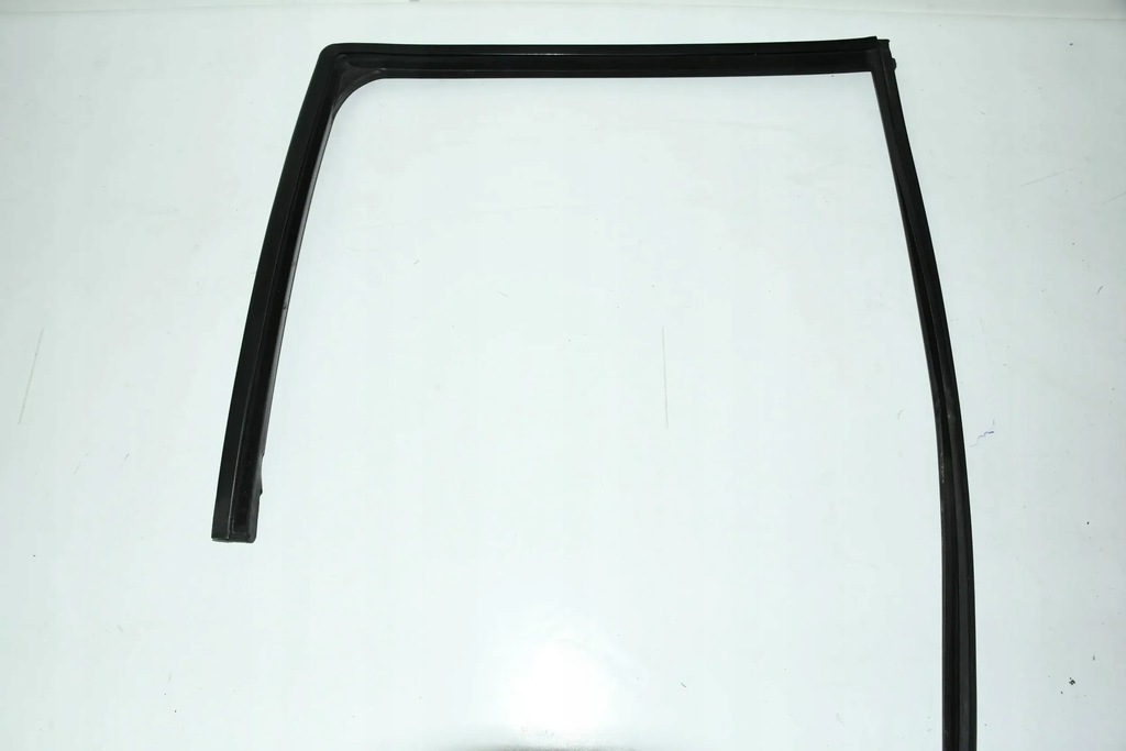 фото №1, Рамка прокладка стекло дверь левый задняя левая renault clio iii kombi grandtour