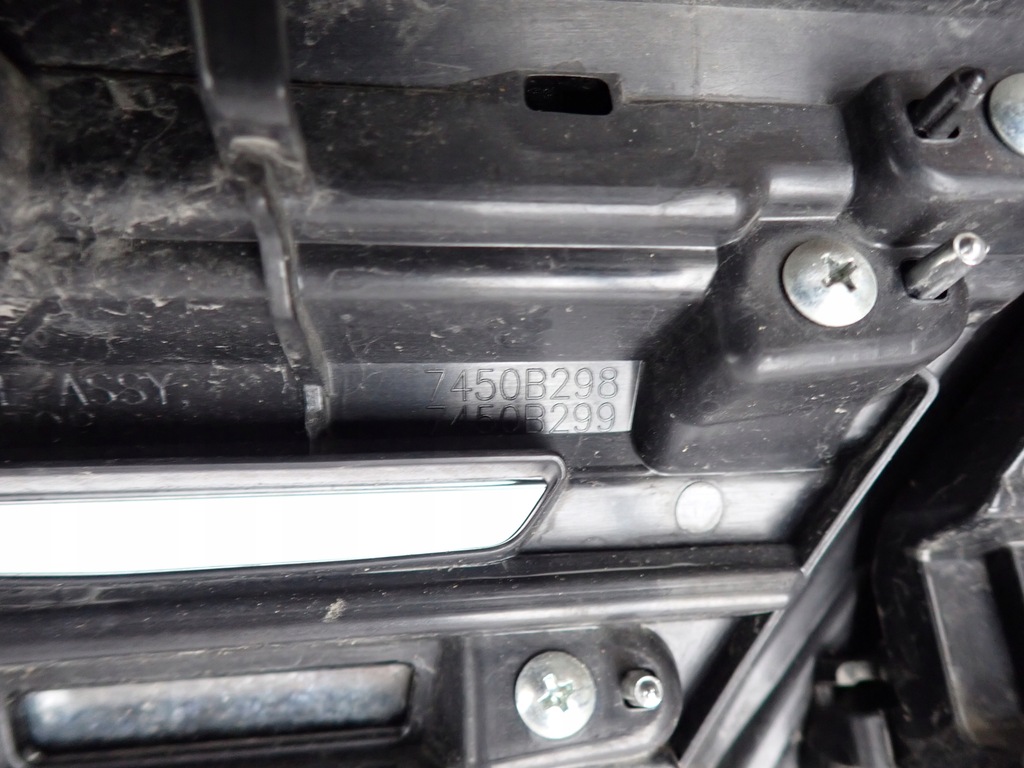 фото №13, Mitsubishi outlander iii lift 18-22 решётка радиатора решётка радиатора 7450b298