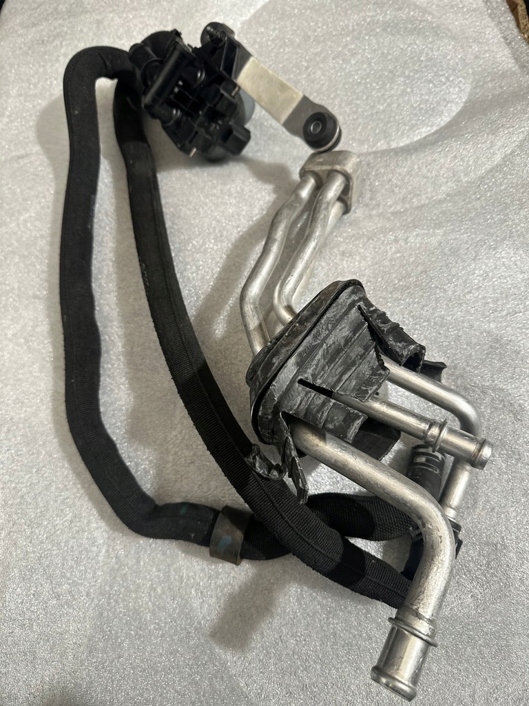 фото №1, Клапан керуючий обігрівача audi r8 1147412175.....