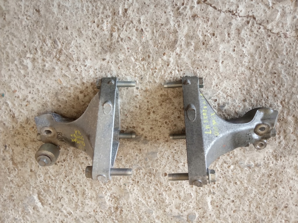 фото №1, Subaru outback 15- кронштейн кронштейн коробки правая левая