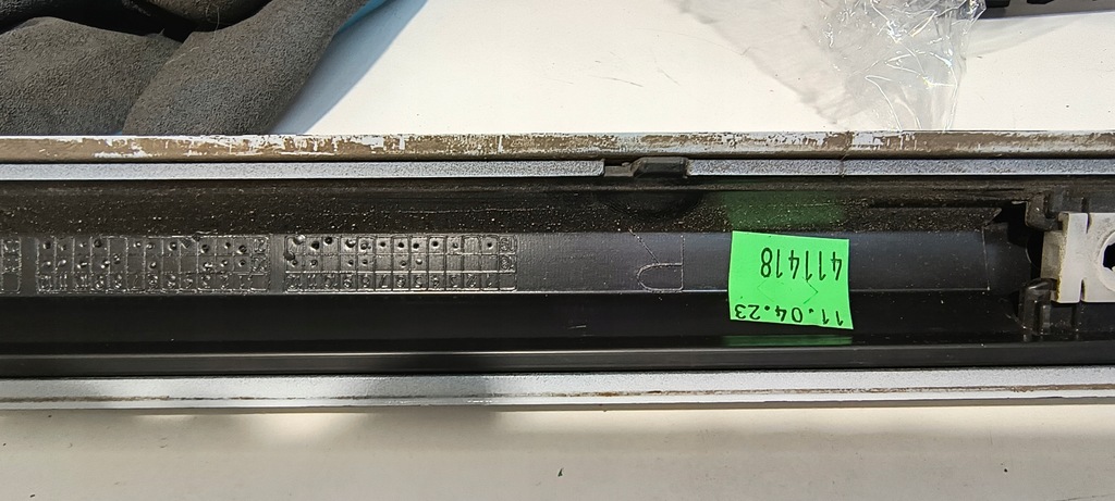 фото №14, Молдинг поріг права audi a4 b9 s-line lift 19-23