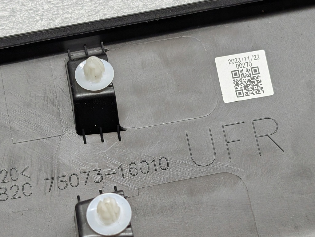 фото №11, Toyota corolla cross правая молдинг дверь перед 75731-16820