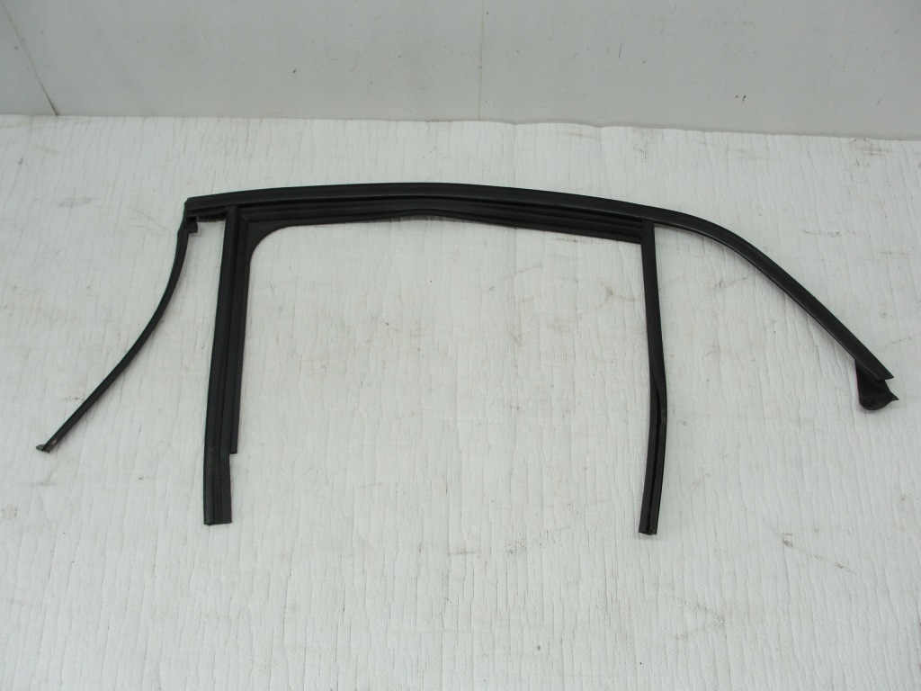 фото №1, Прокладка дверь задняя левая mercedes gla x156 2013- a1567350125