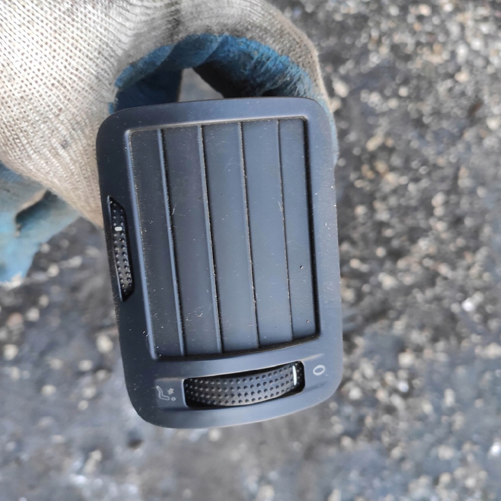 фото №1, Решітка обдув ліва vw passat b5 fl