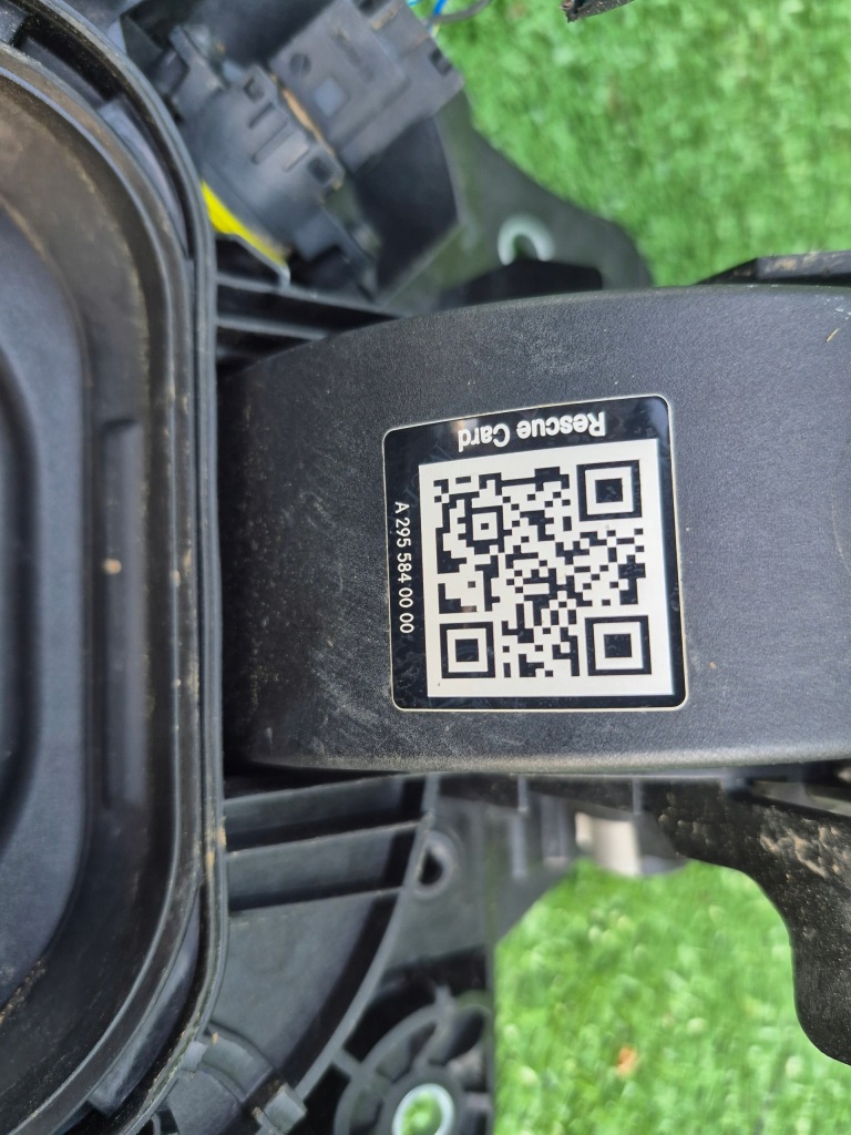 Кришка роз'єм заряджання комплектна mercedes eqe 295 a295 в Україні