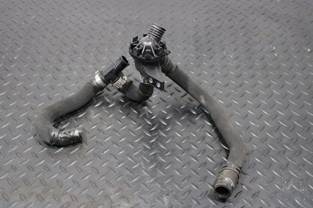 фото №1, Патрубок шланг води bmw i3 l01 8530102