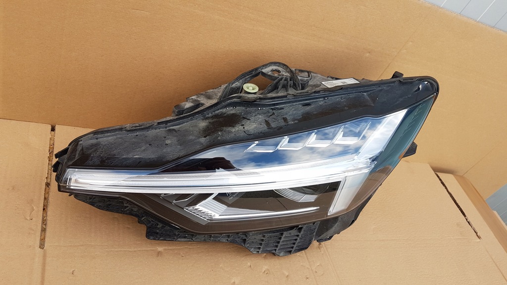 фото №11, Лампа перед ліва polestar ii 2 full led p31698070