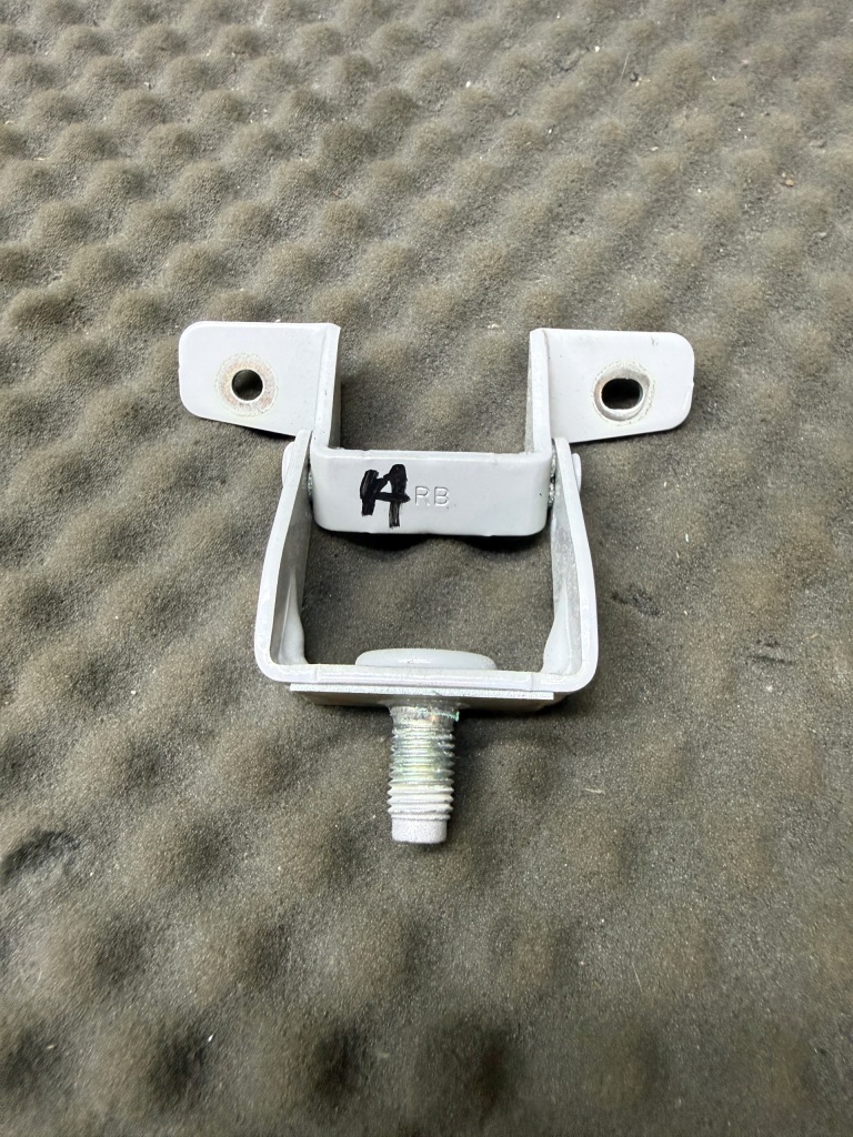 фото №1, Петля крышки багажника правый kia rio 2014