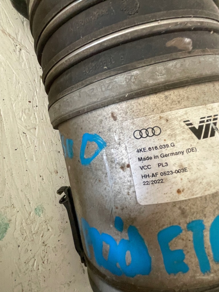 Амортизатор правый перед audi etron 4ke Доставка