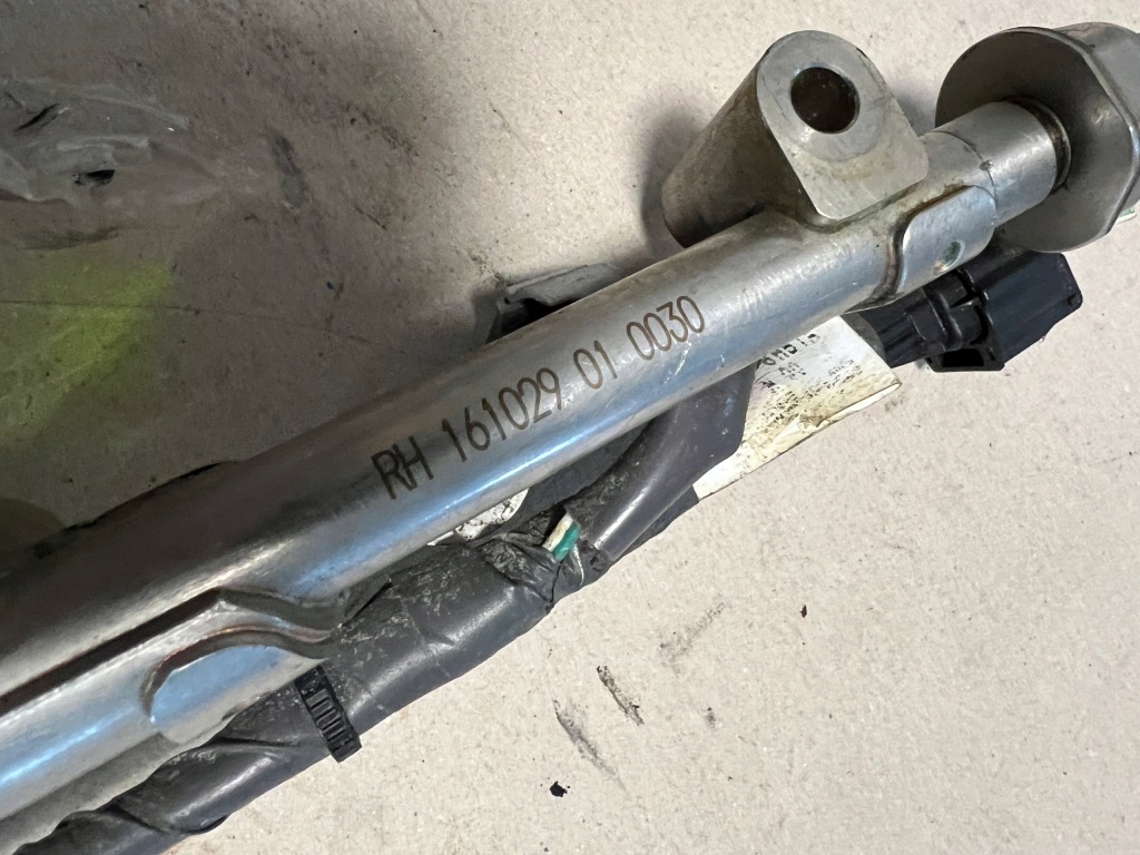 фото №5, Infiniti q60 s 3.0t v6 молдинг впрыскная левая правая