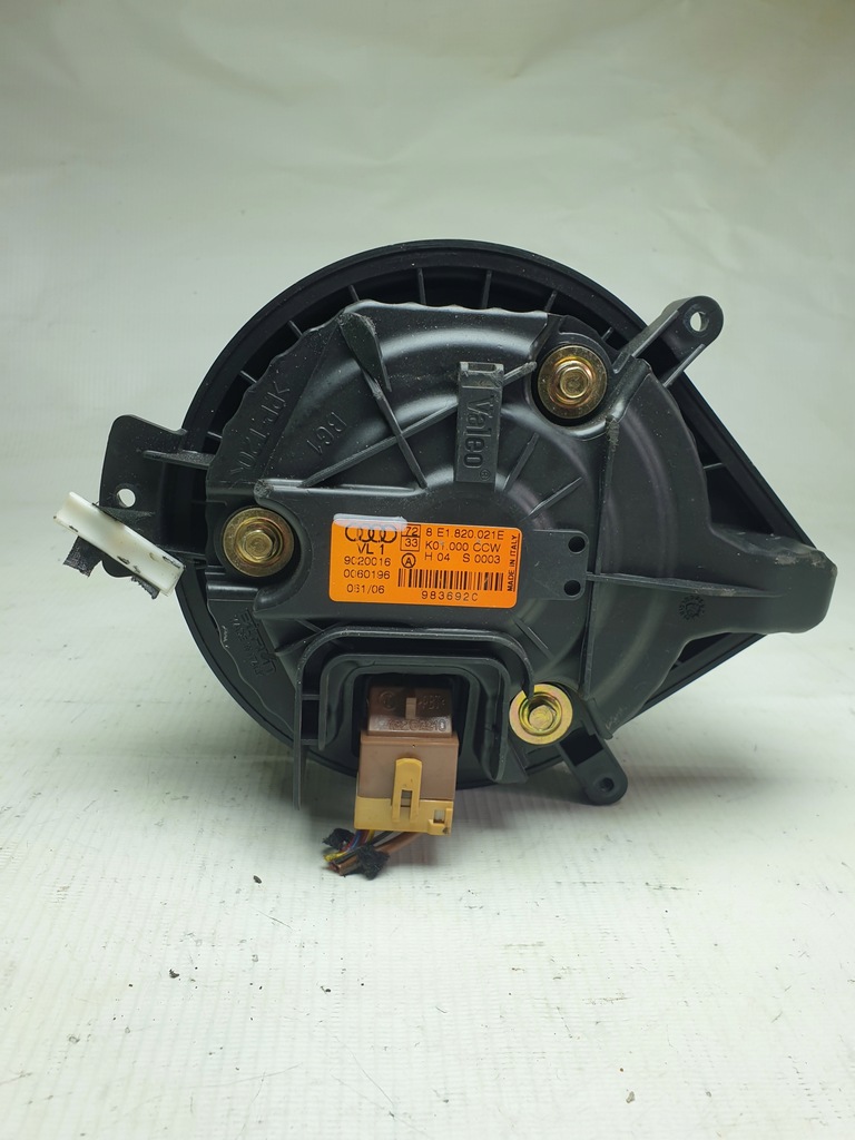 фото №1, Повітродувка вентилятор audi a4 b6 8e1820021e