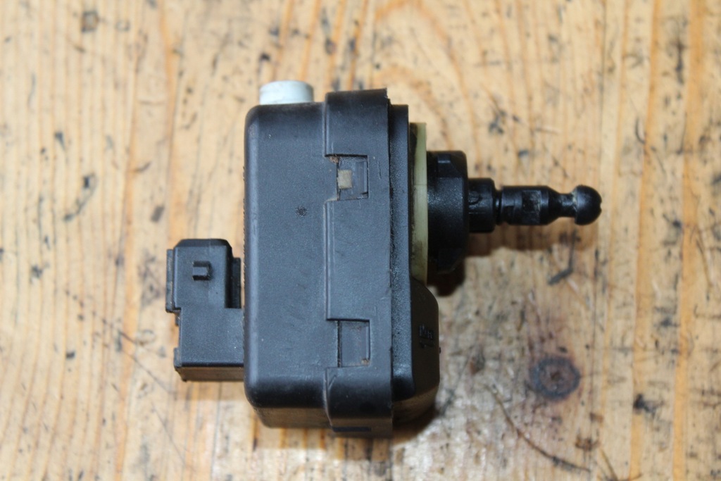 фото №1, Моторчик регулировки лампа yaris ii