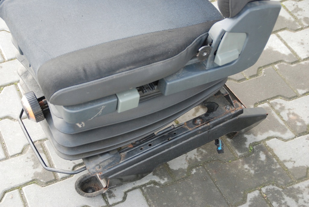 фото №7, Сидіння водія пневматичний renault master iii 10-