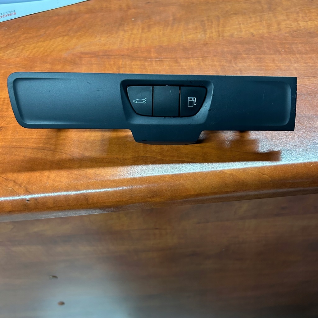 фото №1, Peugeot 508 выключатель заливной топлива 96661584xt