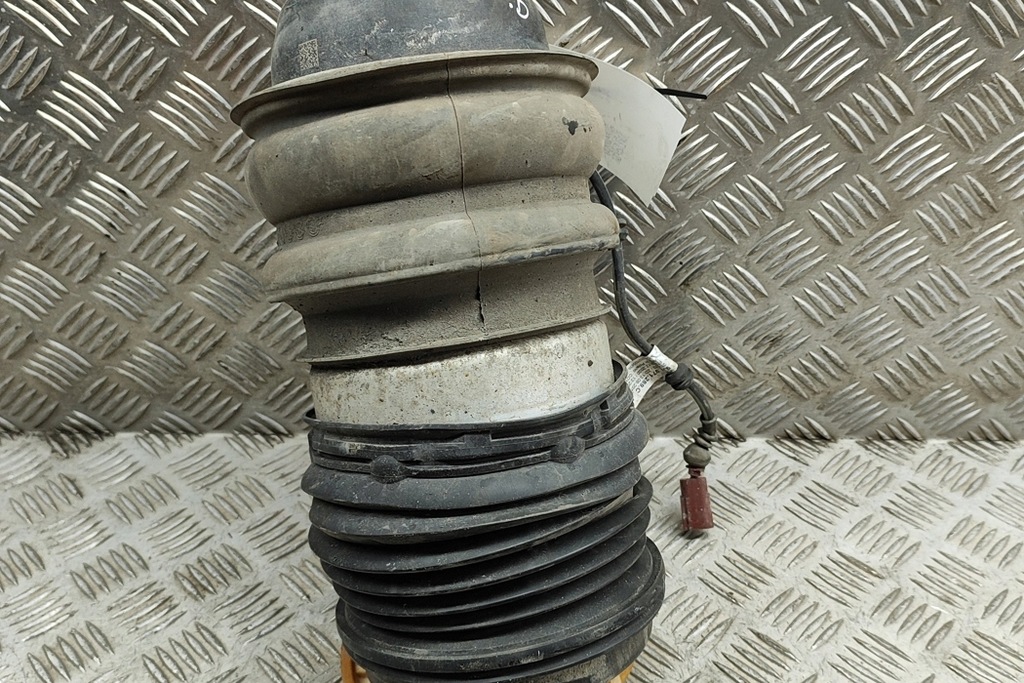 фото №5, Audi e-tron gt задняя правая подушка подвеска пневматический 9j1616026b 3