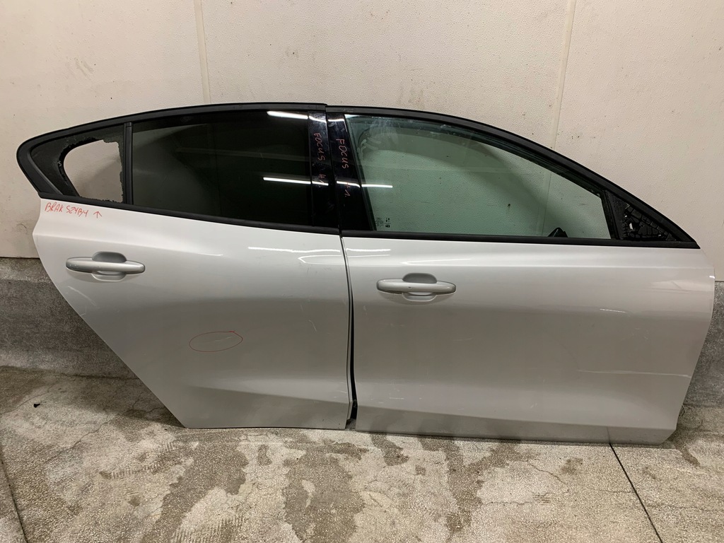 фото №1, Ford focus mk4 hb двері правий задня